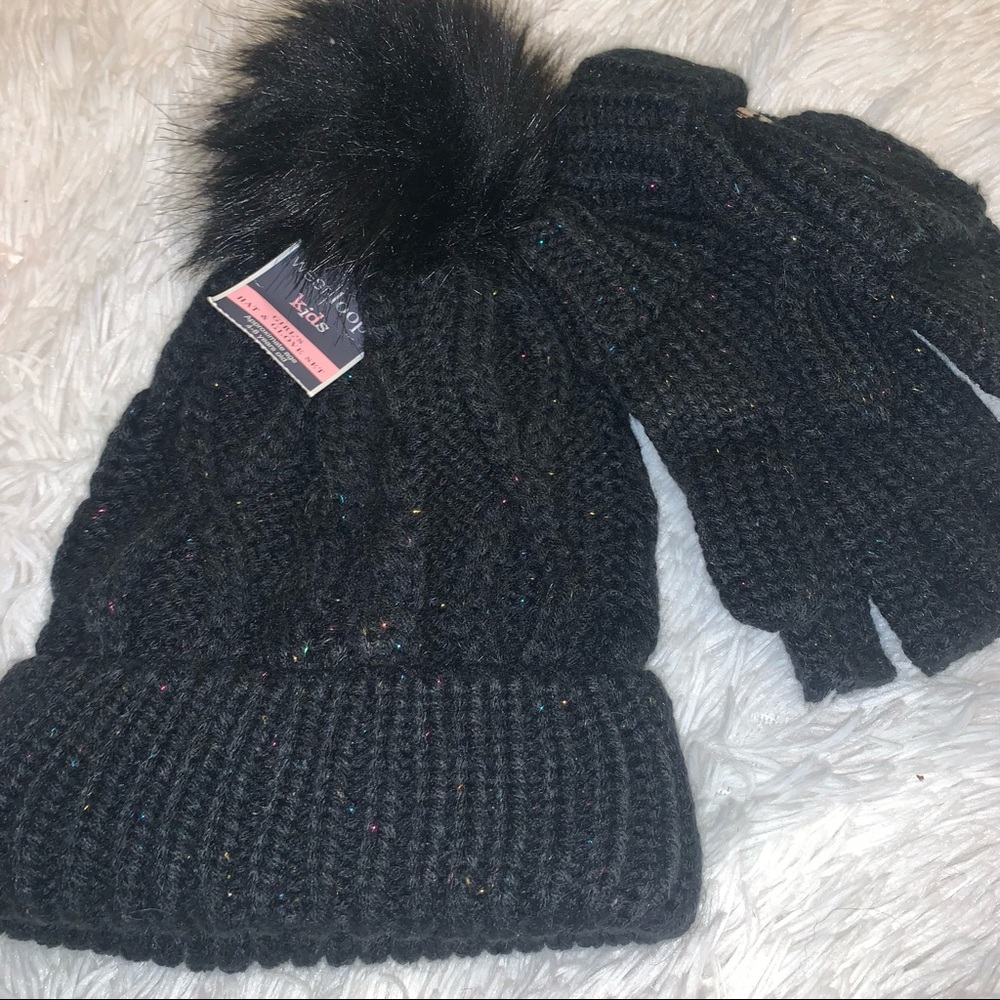 Kids Girls hat & glove set NWT cutoff fingers and hat with Pompom Black Glitter